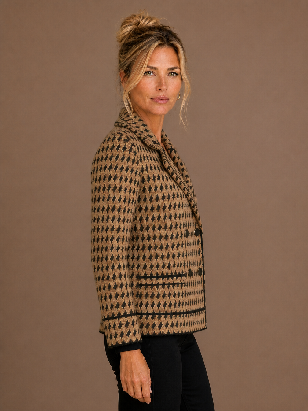 Cropped Houndstooth Knit Jacket with Double-Breasted Buttons - Camel - Side View [AI-OPT:280a8627-61f3-45b8-b046-e2429e2505aa]