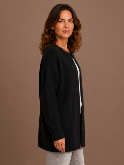 Women's Longline Open Front Cardigan in Brushed Knit with Dropped Shoulders - Czarny - Side View [AI-OPT:10a7e97e-0fa9-48a0-b984-f869ac760bb9]