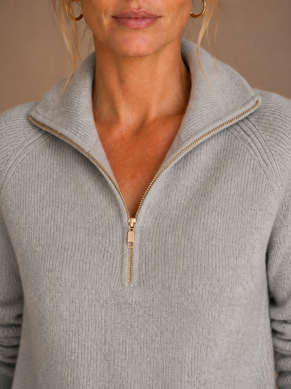 Women's Pure Cashmere Half-Zip Knitted Pullover Sweater with Long Sleeves - Grey - Detail Close-Up [AI-OPT:f8d79fe5-8a47-4de8-9f36-eefe7c371671]