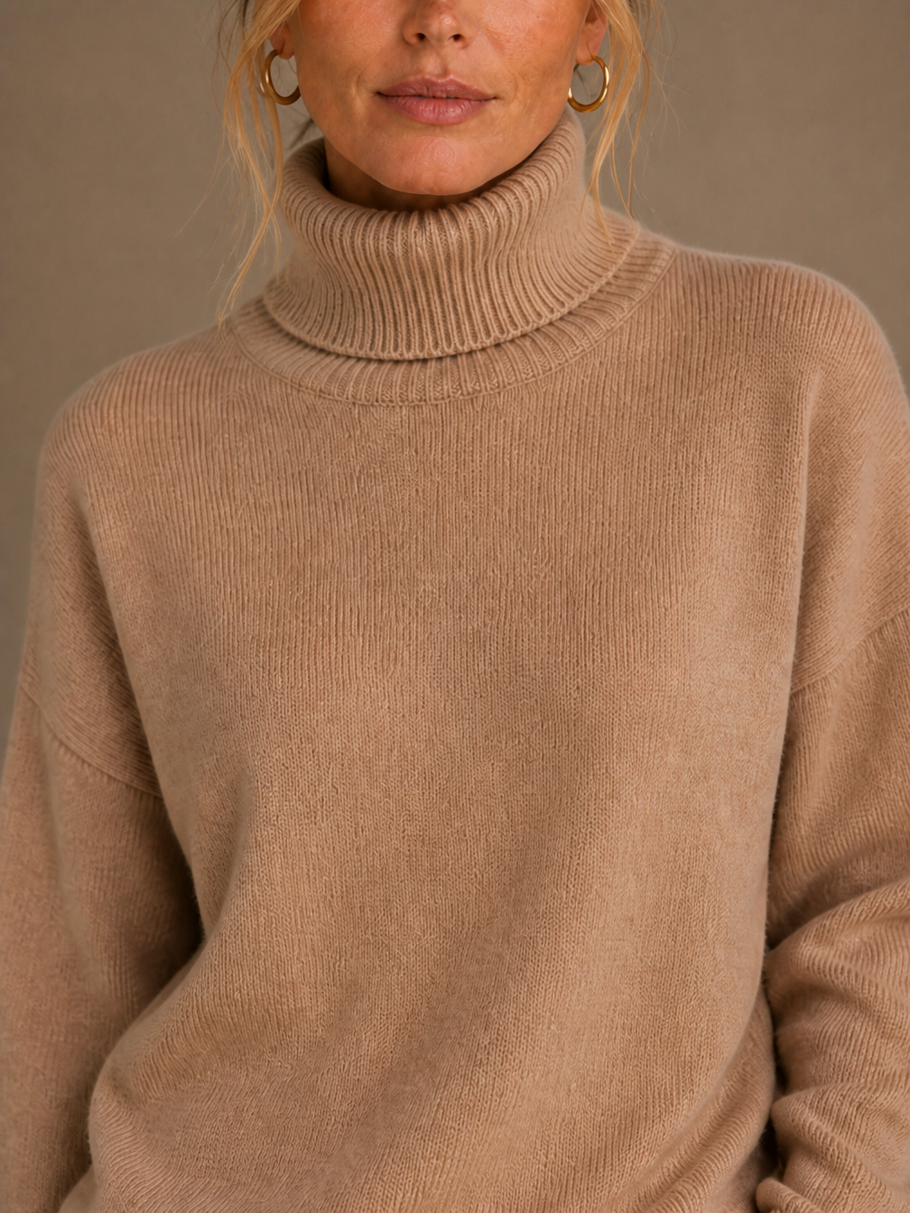Women's Oversized Turtleneck Wool Jumper - Knitted High Neck Winter Sweater - Light Brown - Detail Close-Up [AI-OPT:517d4575-a56d-47b0-a7b5-54effc8c4b0f]