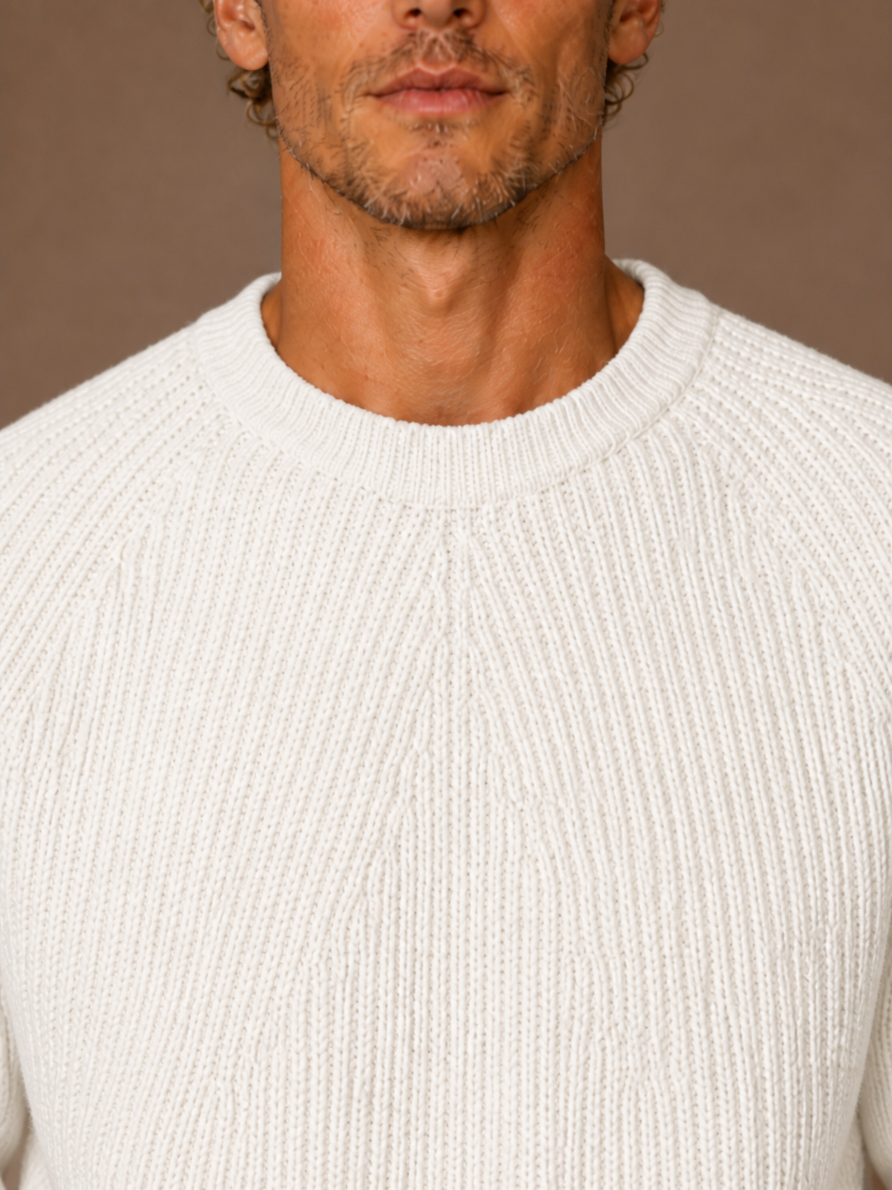 Men's Cotton Ribbed Jumper with Crew Neck and Relaxed Fit - White - Detail Close-Up [AI-OPT:8dba3cb5-76cb-40f5-b454-bed3fb3963a5]